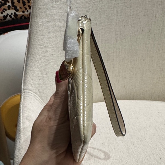 Coach Cream/ Light Beige Embossed Wristlet  NWT and Dust Bag - Picture 5 of 7